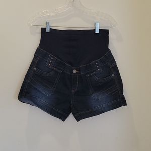 Maternity shorts